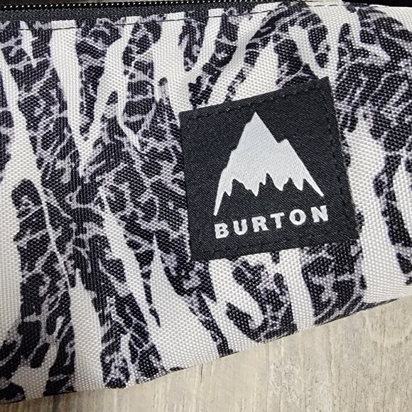 Burton Beeracuda 2L Cooler Bag Zebra Camo 2025 - Picture 4 of 7